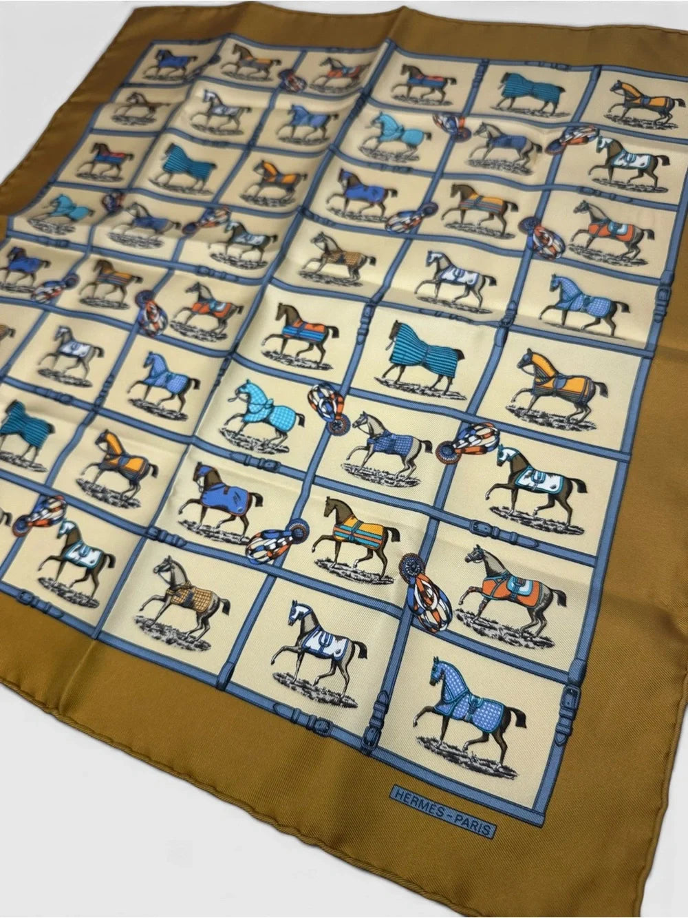 Hermès | Couvertures et Tenues de Jour | Silk Scarf