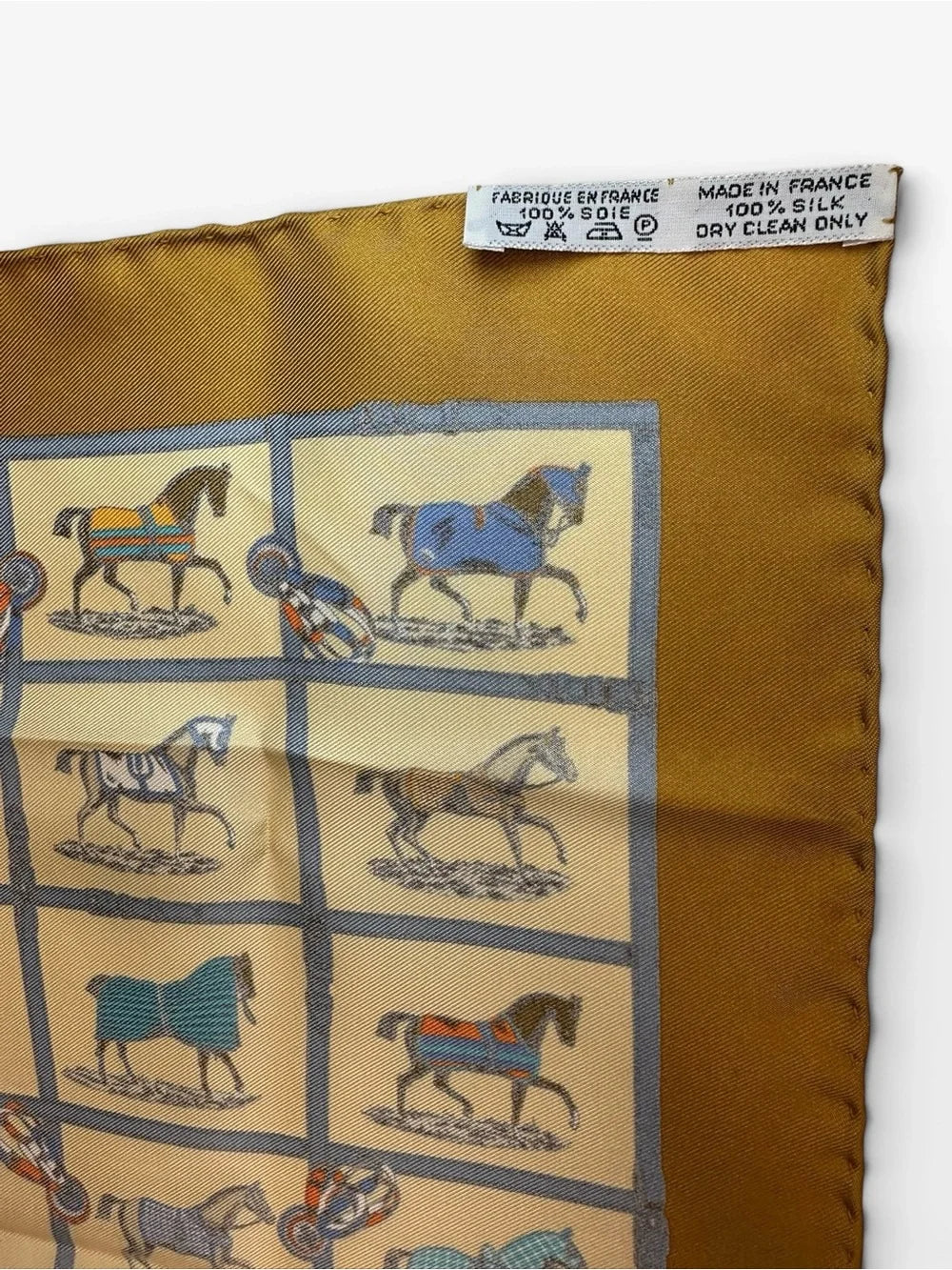 Hermès | Couvertures et Tenues de Jour | Silk Scarf